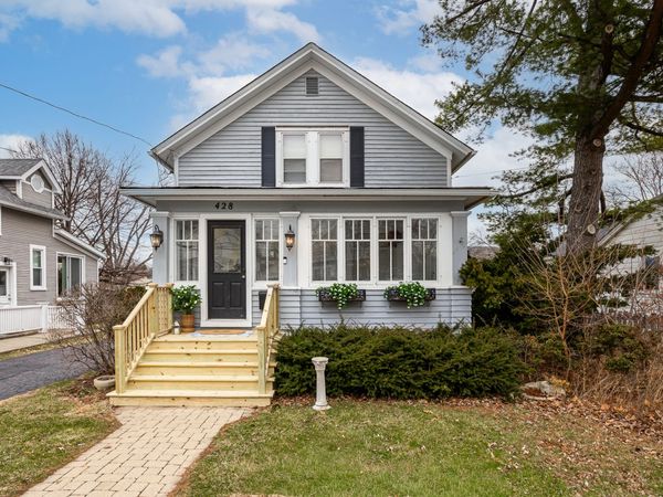 428 Hillside Avenue , Glen Ellyn, IL 60137