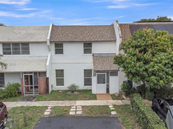 1355 Seaview, North Lauderdale, FL 33068
