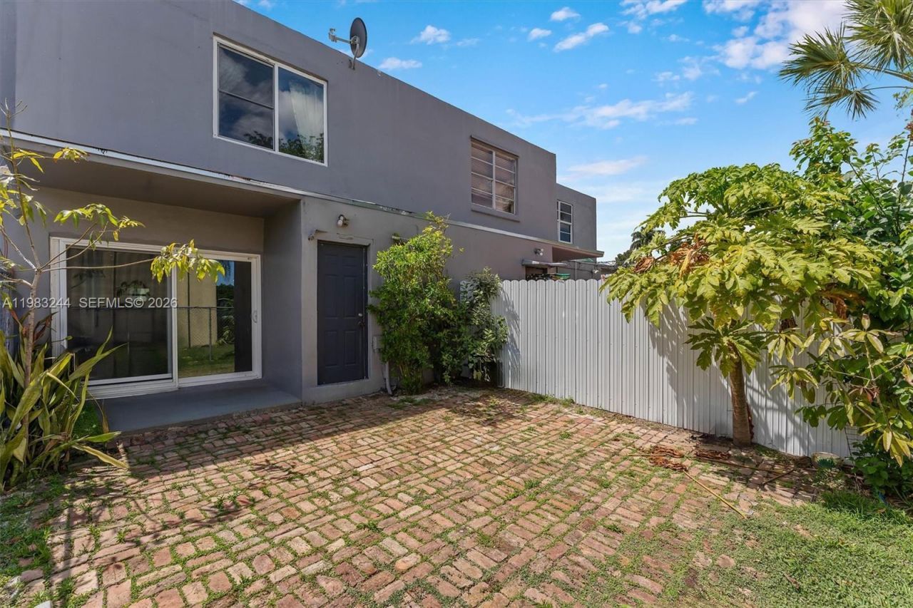 314 NE 142nd St , Unit 16C, Miami, FL 33161 Photo