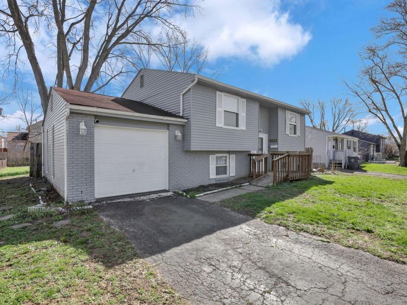 3314 Fontaine Road, Columbus, OH 43232 Photo 2