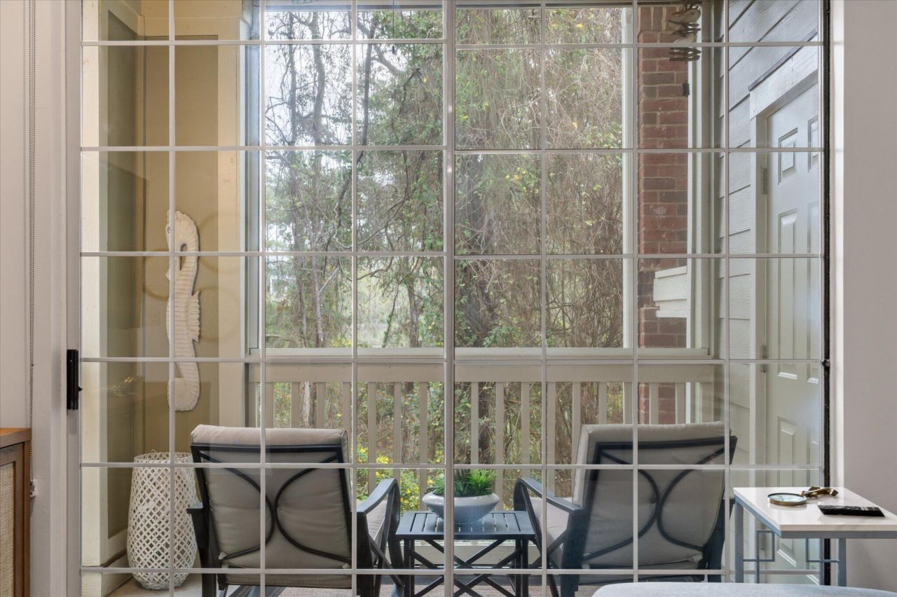 1600 Long Grove Drive Photo 19