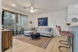 1600 Long Grove Drive photo 4