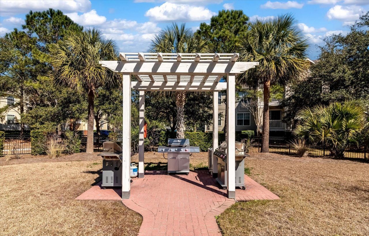 1600 Long Grove Drive Photo 30