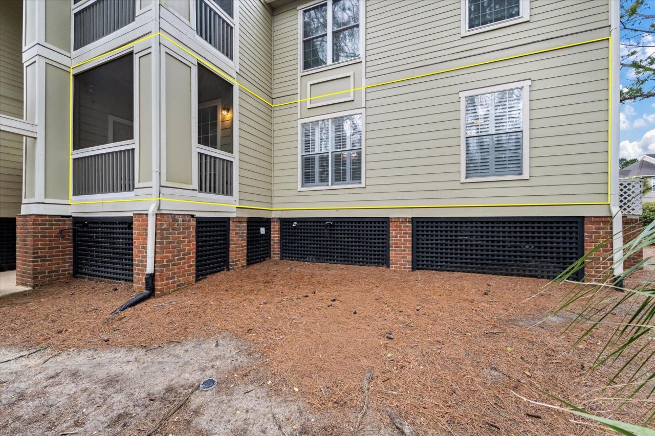 1600 Long Grove Drive Photo 32