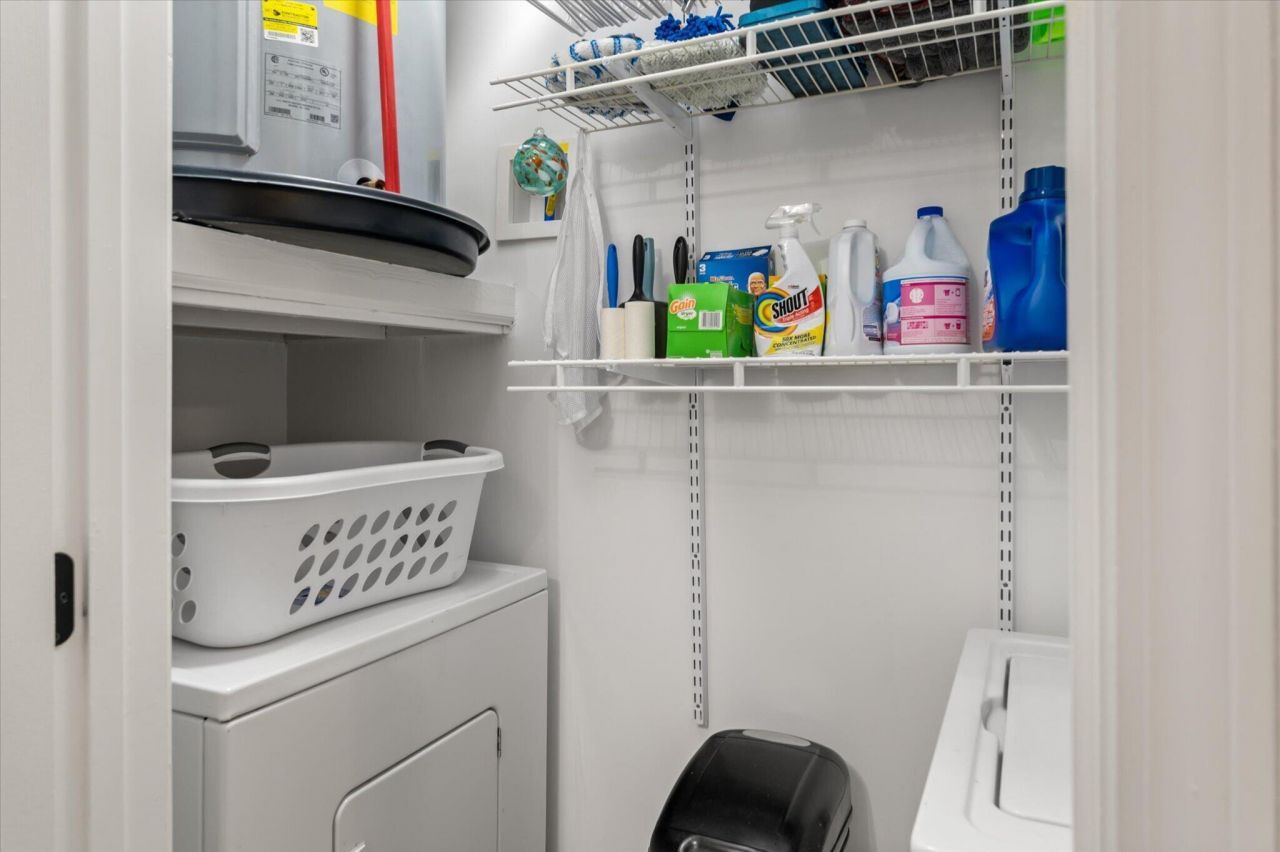 1600 Long Grove Drive Photo 34