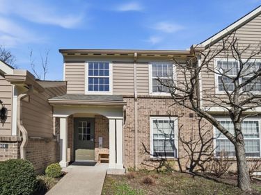 6101 Brooktree Court, Unit 101, Miami Twp, OH 45150