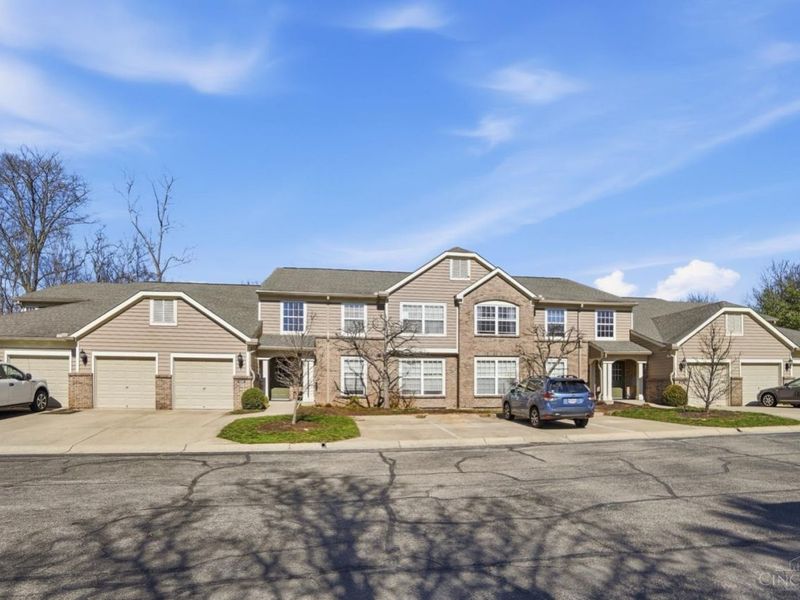 6101 Brooktree Court, Unit 101, Miami Twp, OH 45150 Photo 2