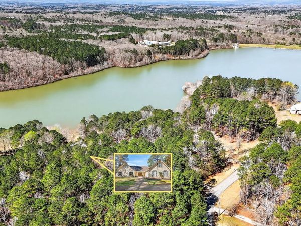 280 Waters Edge Lane, Newnan, GA 30263