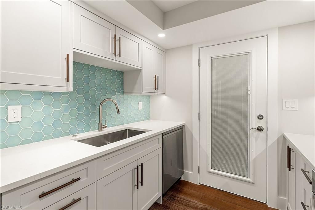 2850 Gulf Shore Blvd N, Unit 106, Naples, FL 34103 Photo