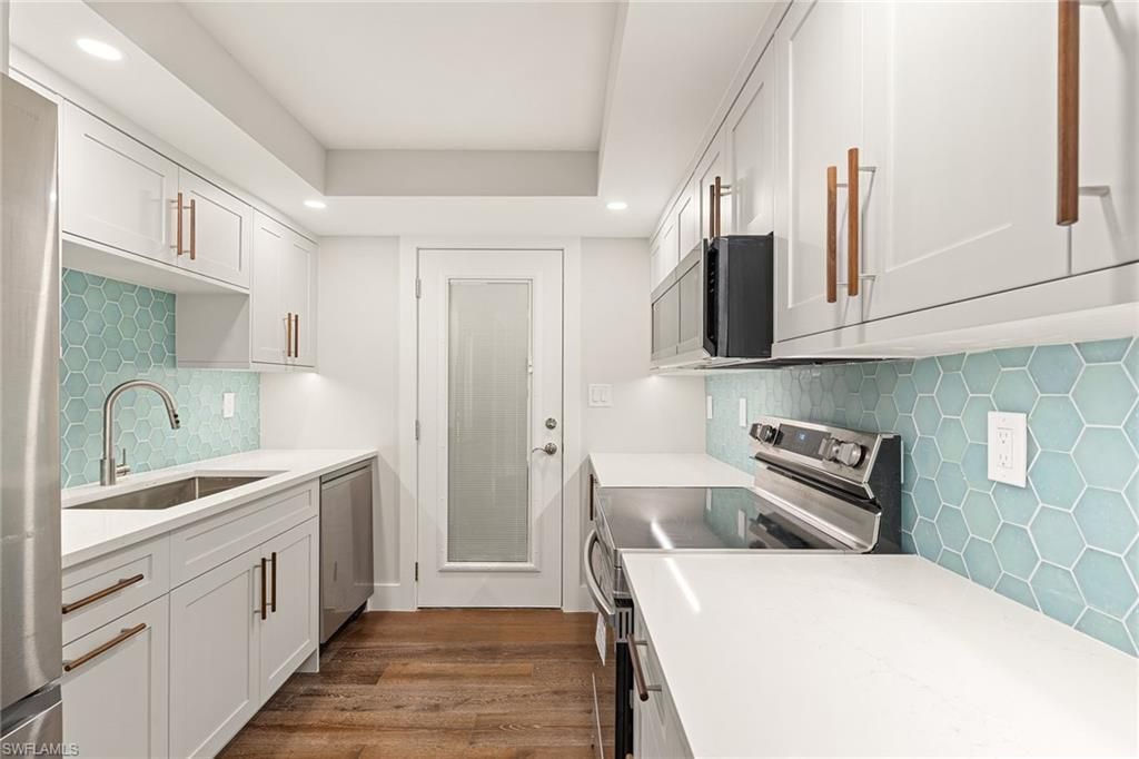 2850 Gulf Shore Blvd N, Unit 106, Naples, FL 34103 Photo