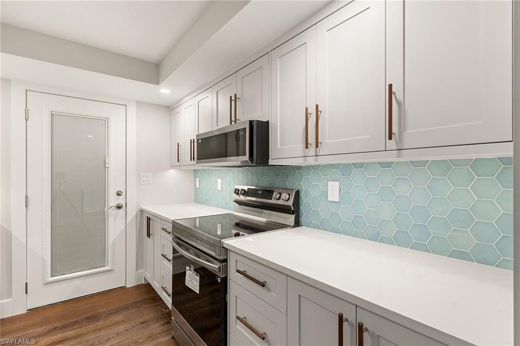 2850 Gulf Shore Blvd N, Unit 106, Naples, FL 34103 Photo