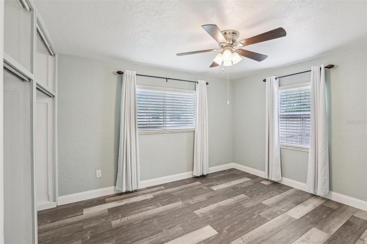 7017 Meadowlawn Drive N, Saint Petersburg, FL 33712 Photo