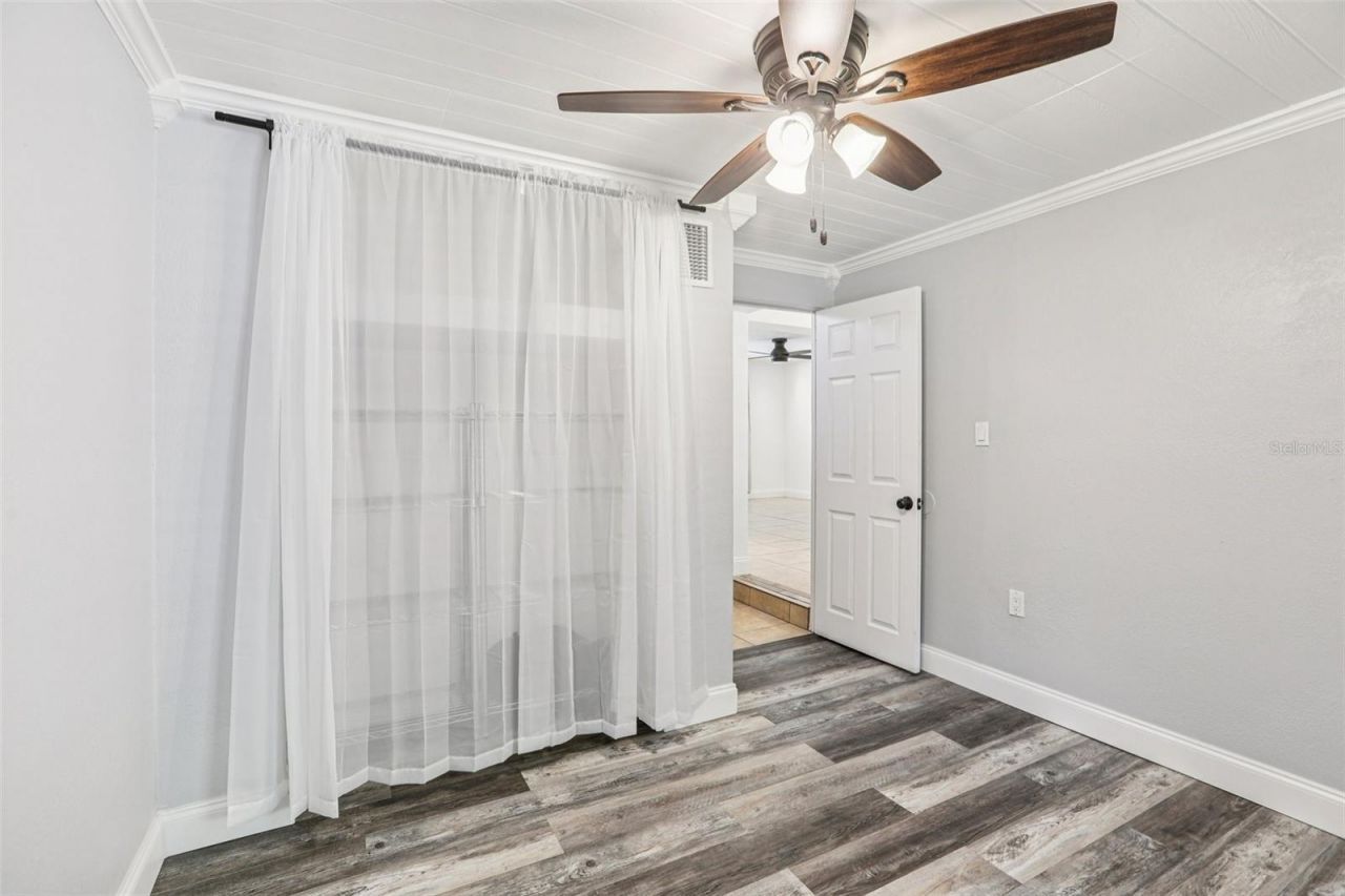 7017 Meadowlawn Drive N, Saint Petersburg, FL 33712 Photo