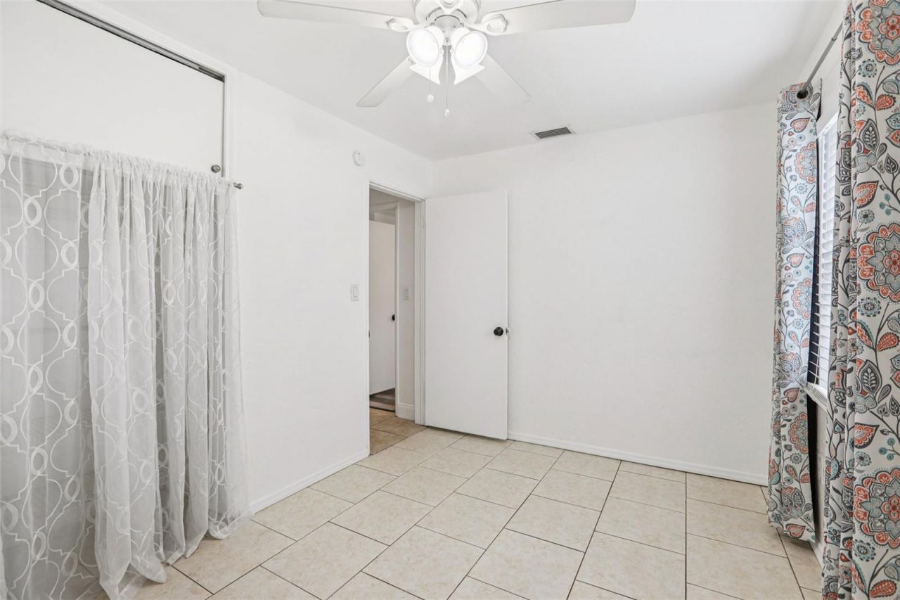 7017 Meadowlawn Drive N, Saint Petersburg, FL 33712 Photo