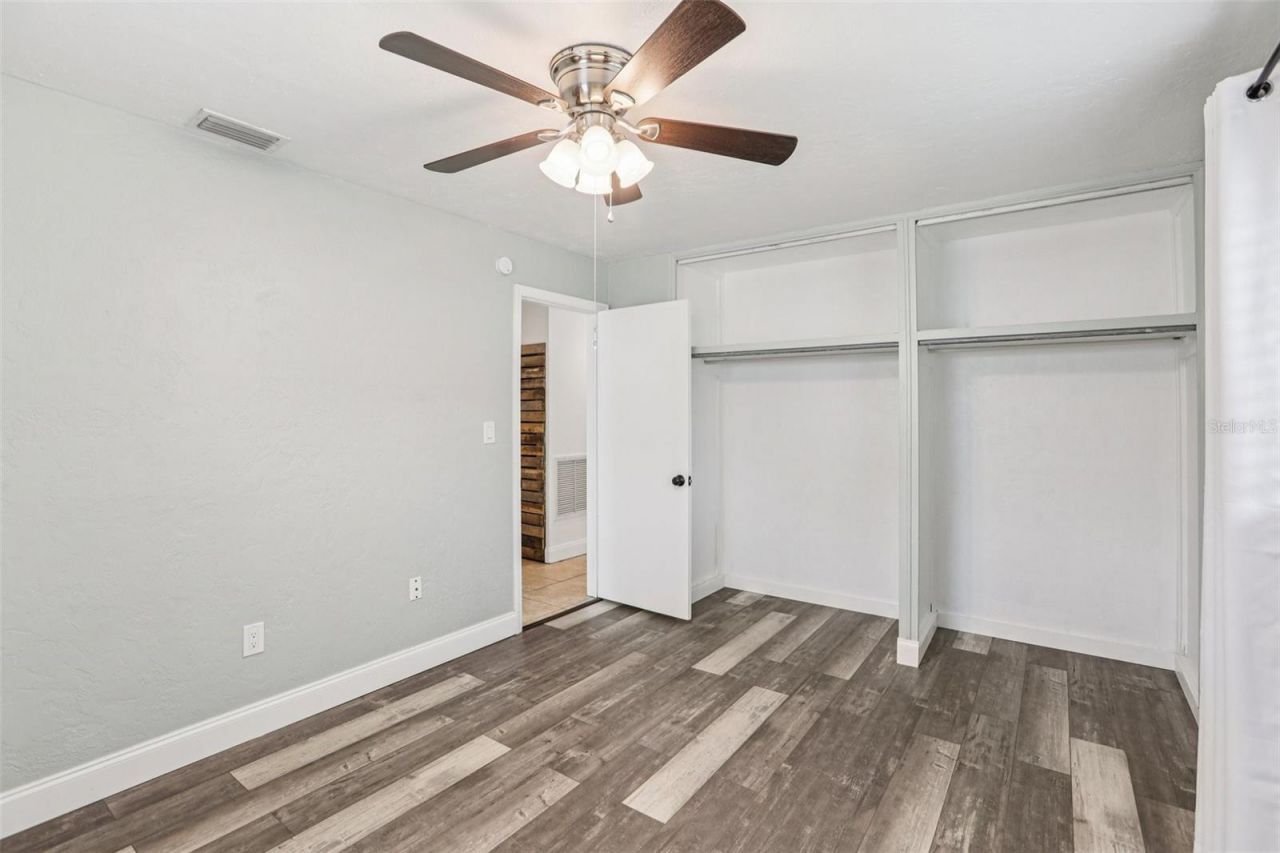 7017 Meadowlawn Drive N, Saint Petersburg, FL 33712 Photo