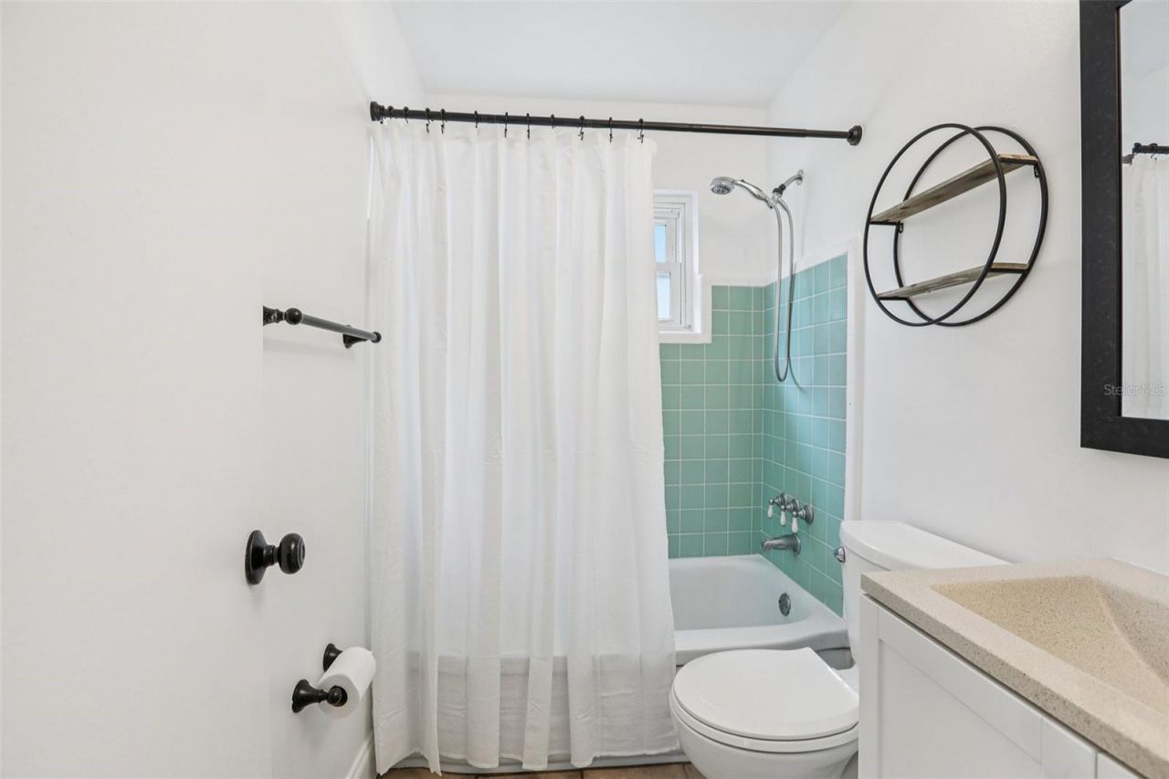 7017 Meadowlawn Drive N, Saint Petersburg, FL 33712 Photo