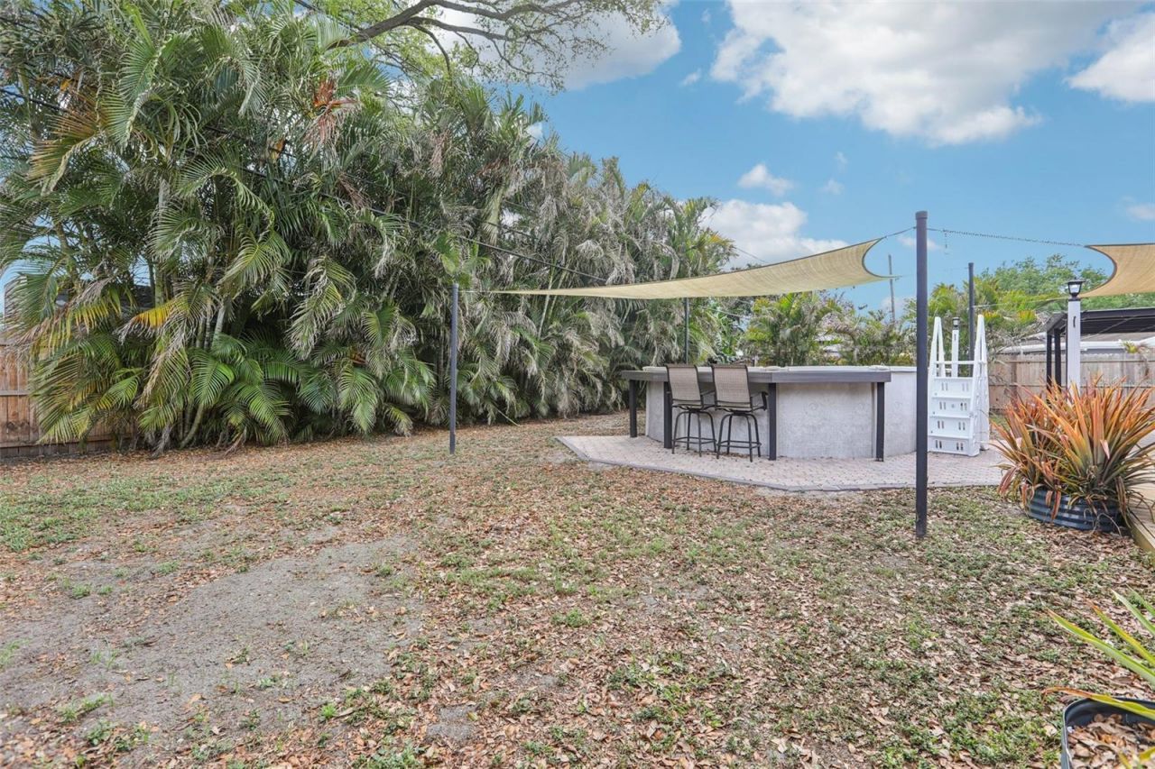 7017 Meadowlawn Drive N, Saint Petersburg, FL 33712 Photo