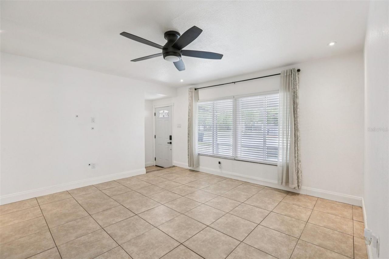 7017 Meadowlawn Drive N, Saint Petersburg, FL 33712 Photo