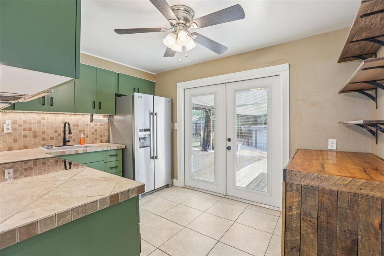 7017 Meadowlawn Drive N, Saint Petersburg, FL 33712 Photo