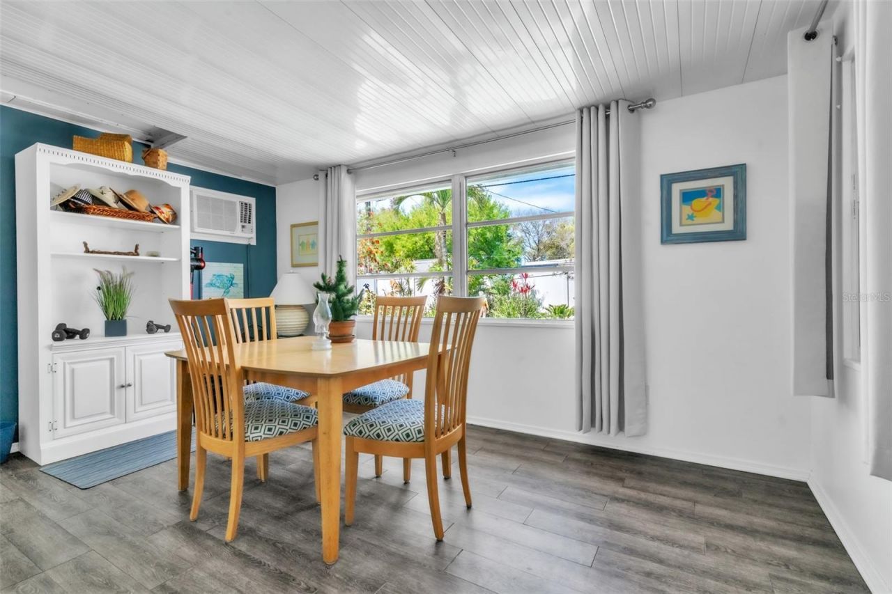 4101 Yardley Avenue N, Saint Petersburg, FL 33713 Photo