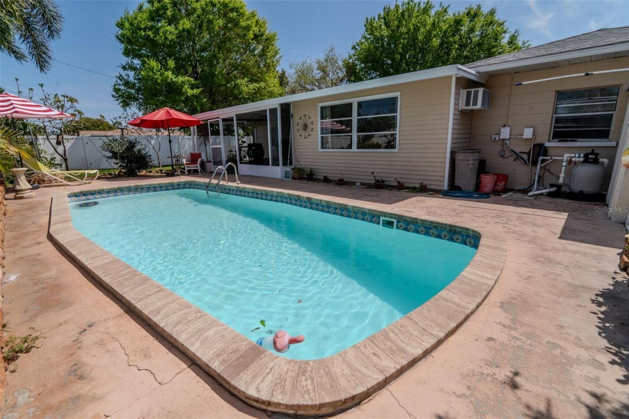 4101 Yardley Avenue N, Saint Petersburg, FL 33713 Photo