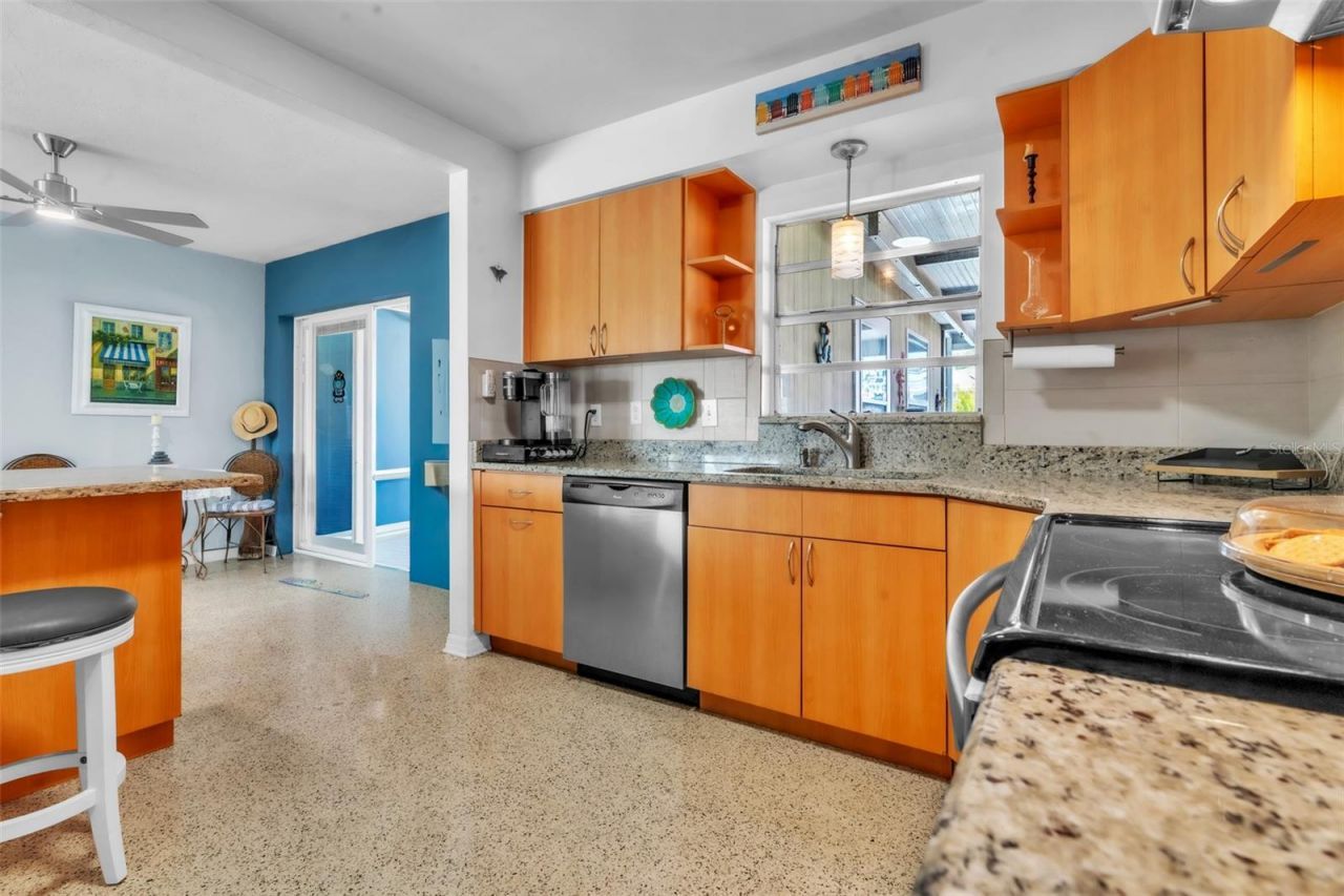 4101 Yardley Avenue N, Saint Petersburg, FL 33713 Photo