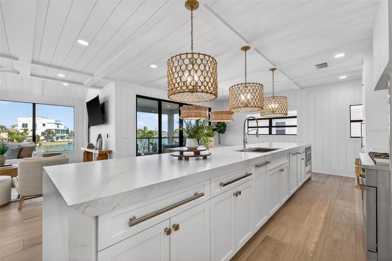 8505 Blind Pass Drive, Treasure Island, FL 33706 Photo