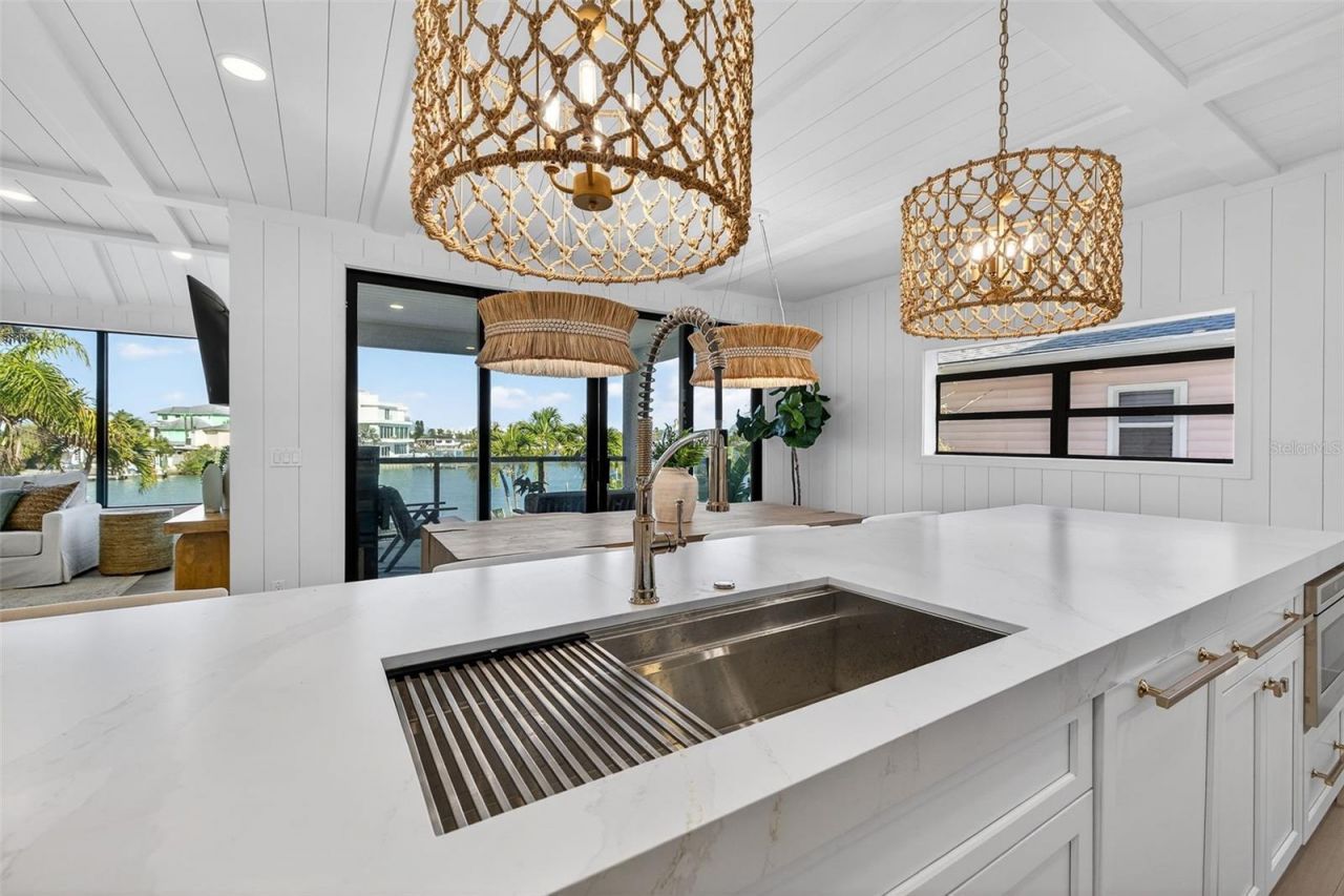 8505 Blind Pass Drive, Treasure Island, FL 33706 Photo