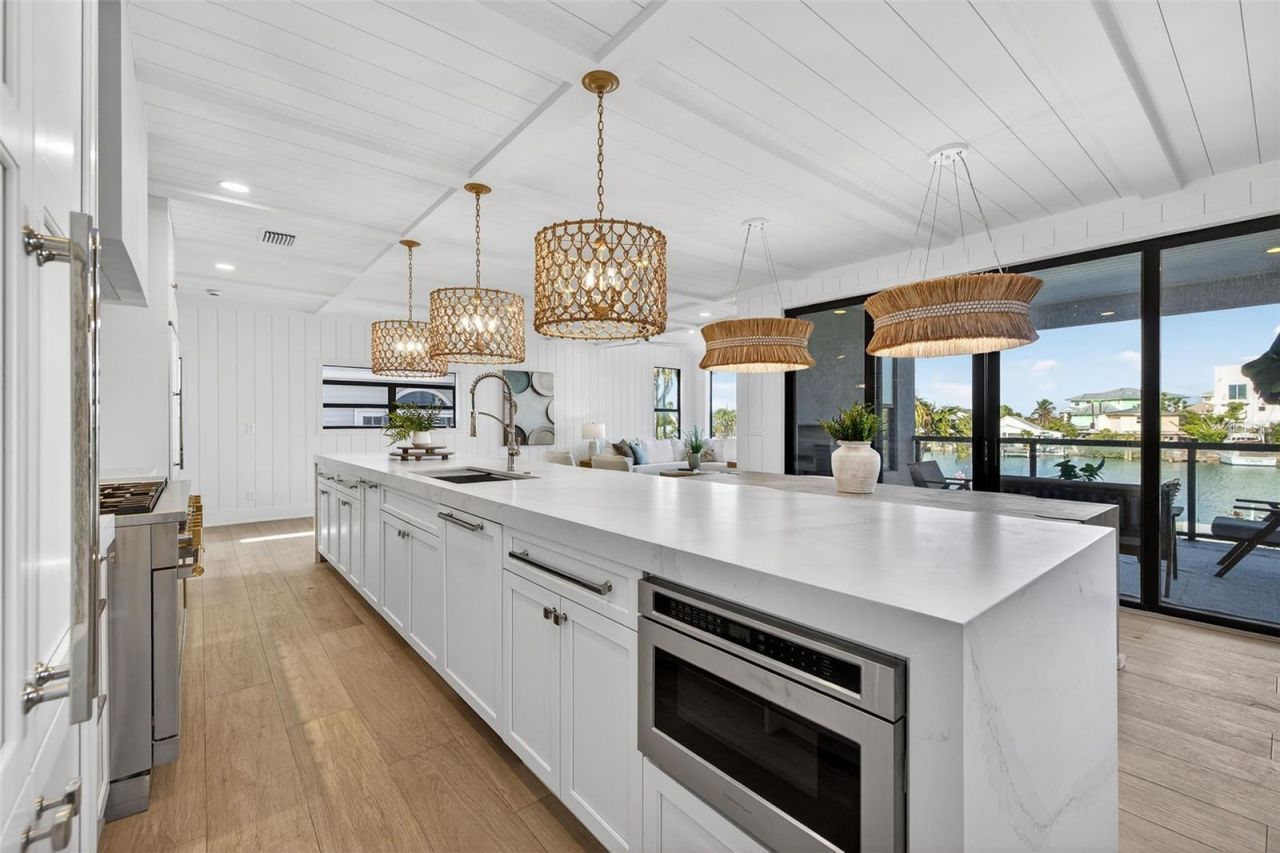 8505 Blind Pass Drive, Treasure Island, FL 33706 Photo