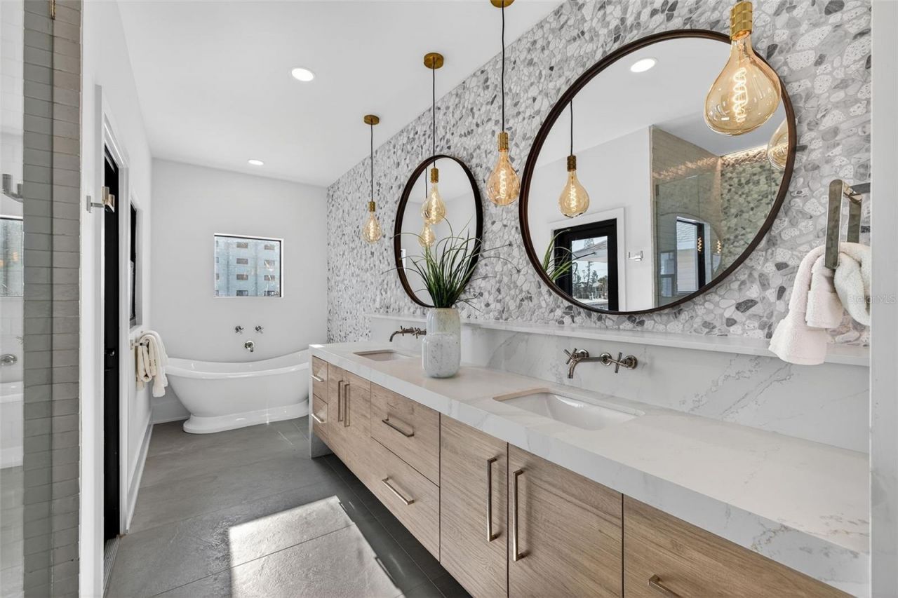 8505 Blind Pass Drive, Treasure Island, FL 33706 Photo