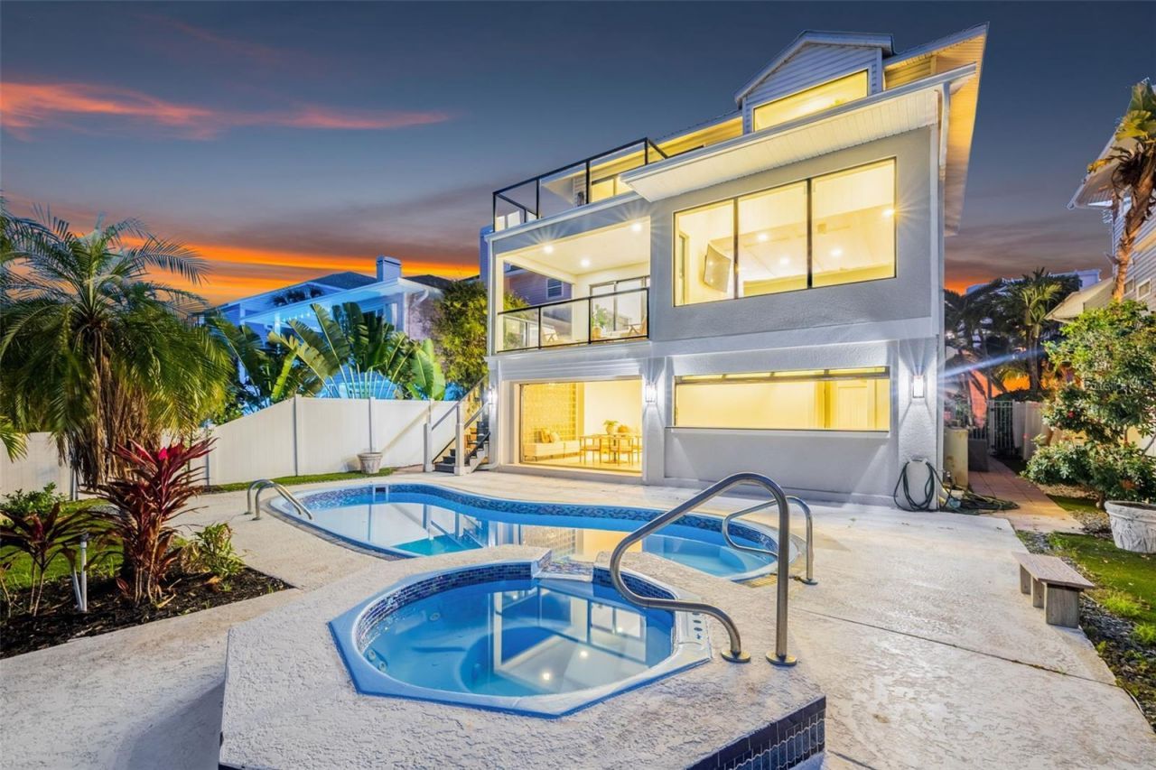 8505 Blind Pass Drive, Treasure Island, FL 33706 Photo