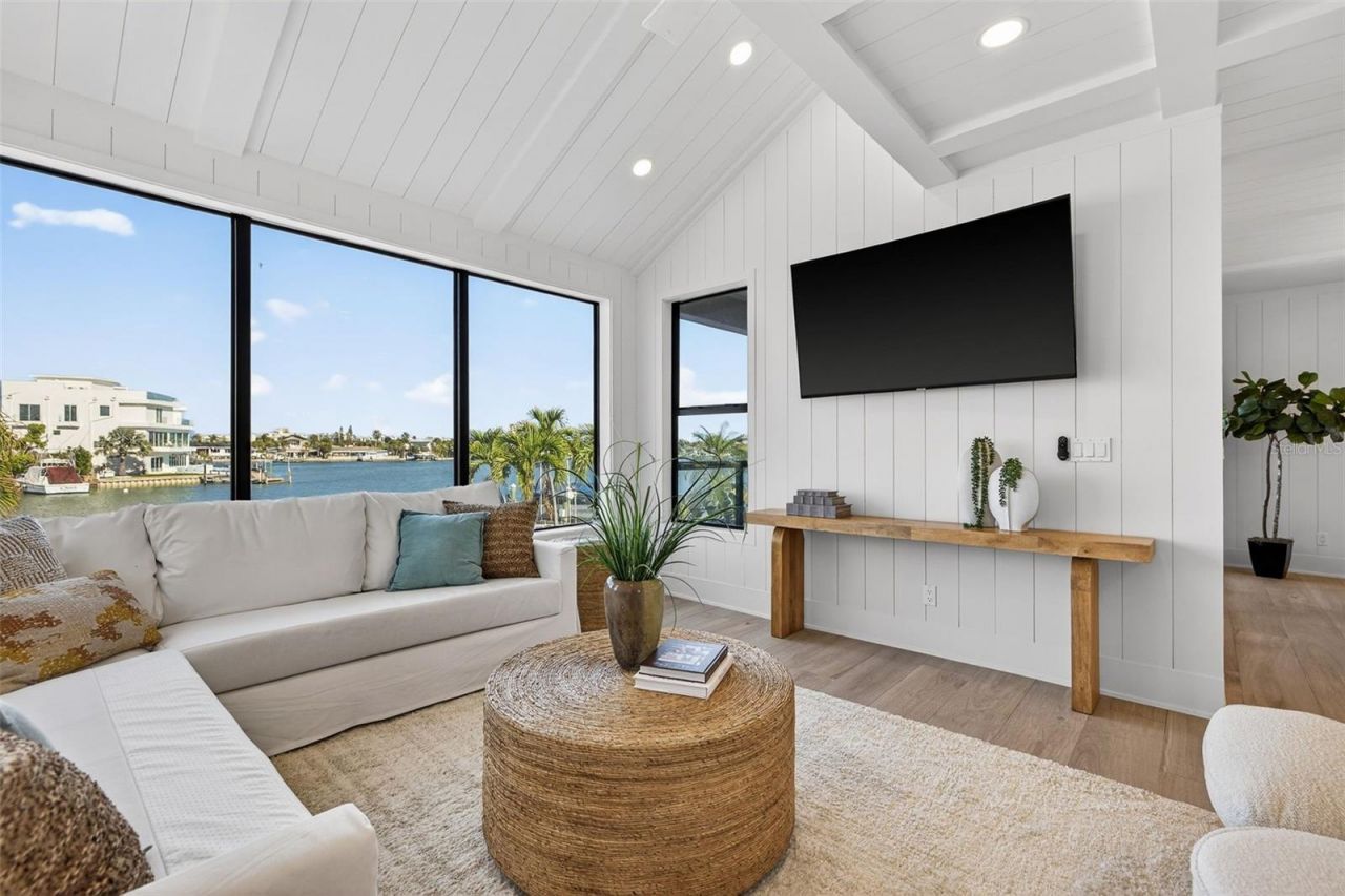 8505 Blind Pass Drive, Treasure Island, FL 33706 Photo