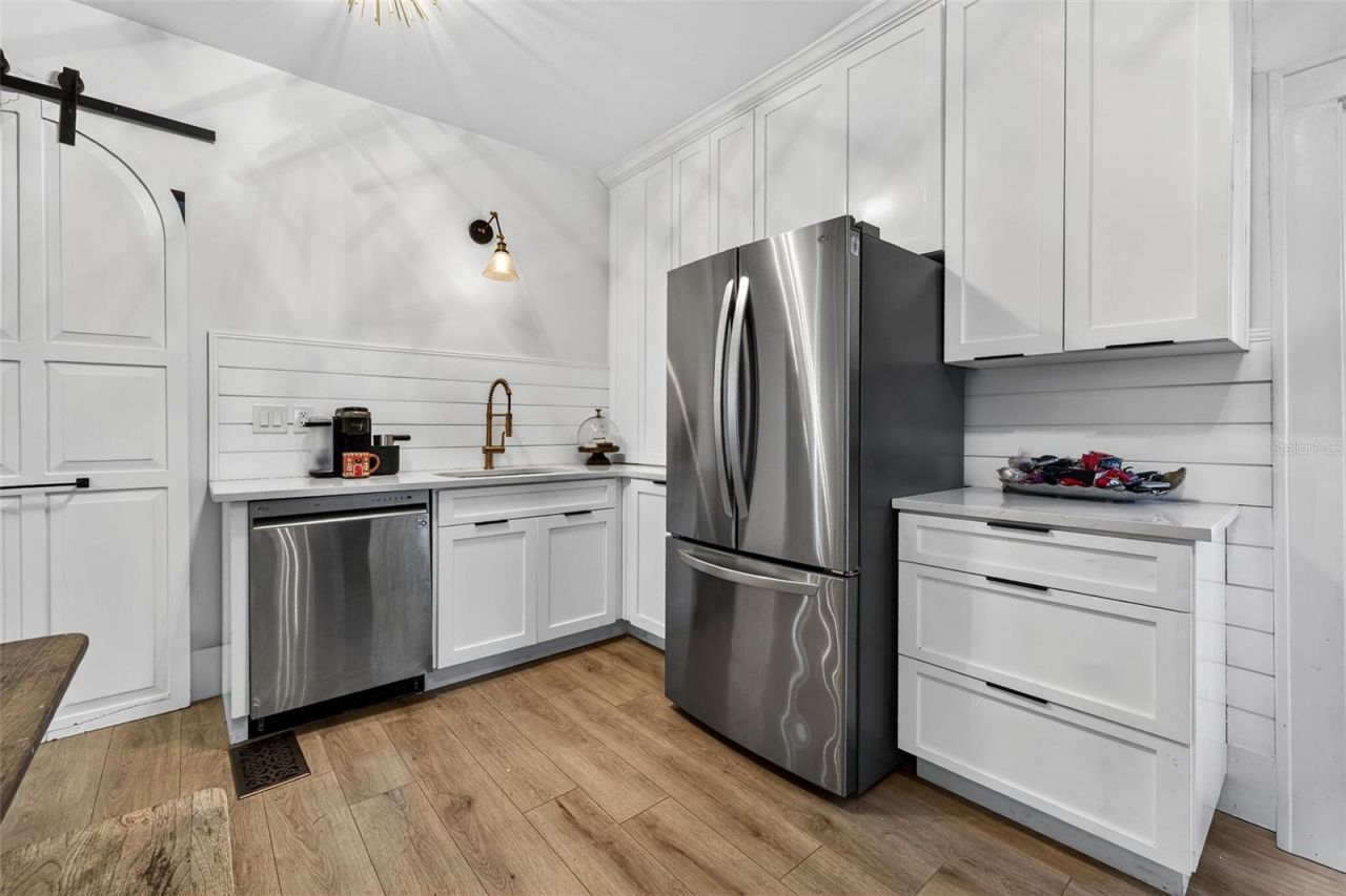 6566 1st Avenue S, Saint Petersburg, FL 33707 Photo