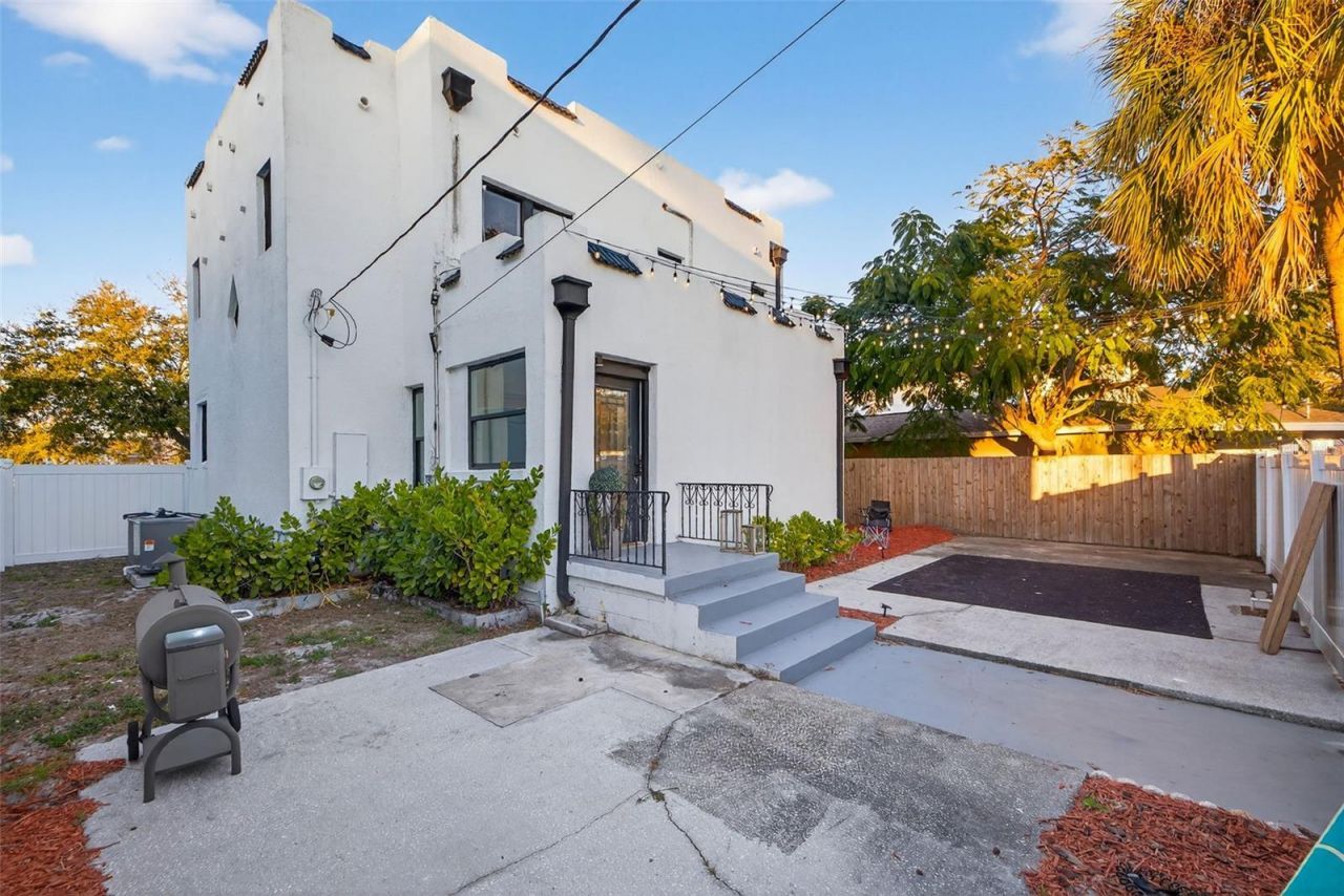 6566 1st Avenue S, Saint Petersburg, FL 33707 Photo