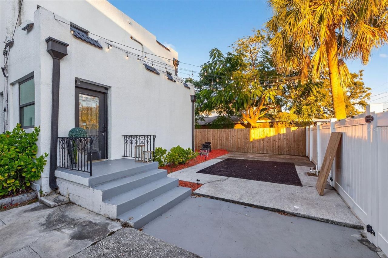 6566 1st Avenue S, Saint Petersburg, FL 33707 Photo