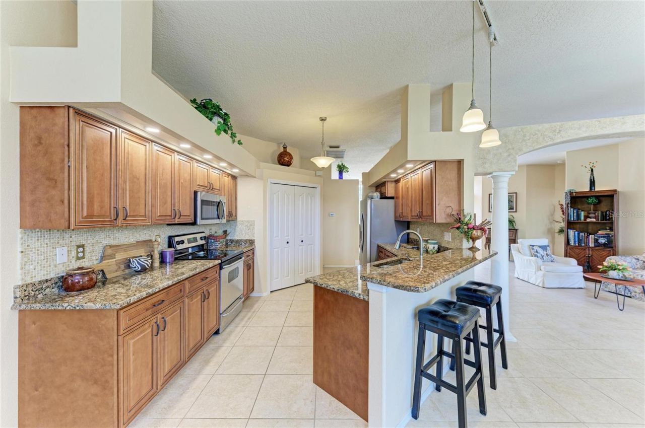 4107 72nd Avenue E, Sarasota, FL 34243 Photo