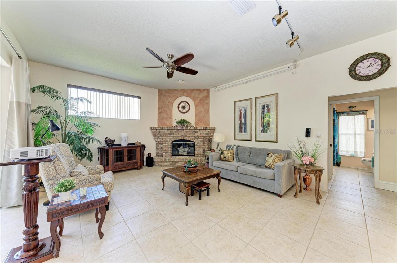 4107 72nd Avenue E, Sarasota, FL 34243 Photo