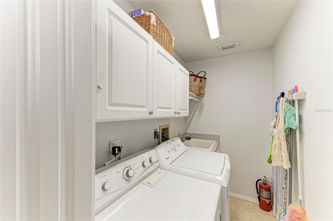 4107 72nd Avenue E, Sarasota, FL 34243 Photo