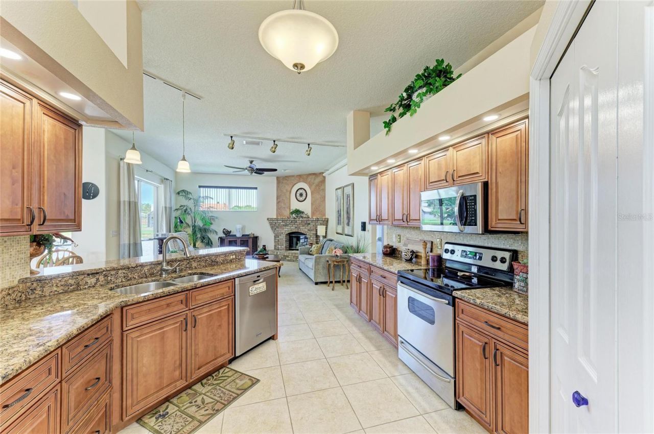 4107 72nd Avenue E, Sarasota, FL 34243 Photo