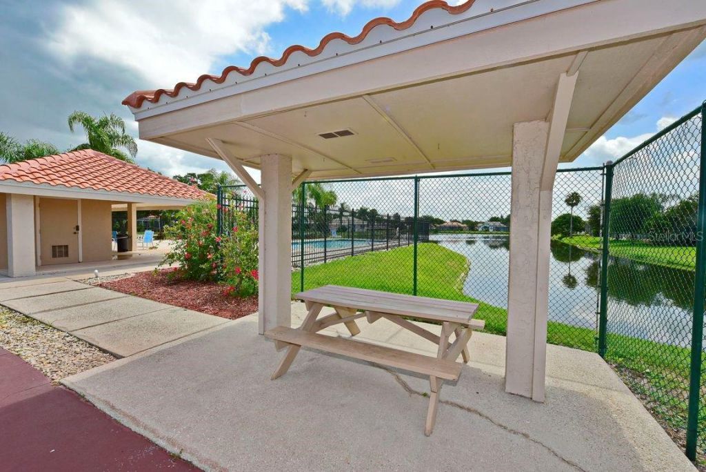 4107 72nd Avenue E, Sarasota, FL 34243 Photo