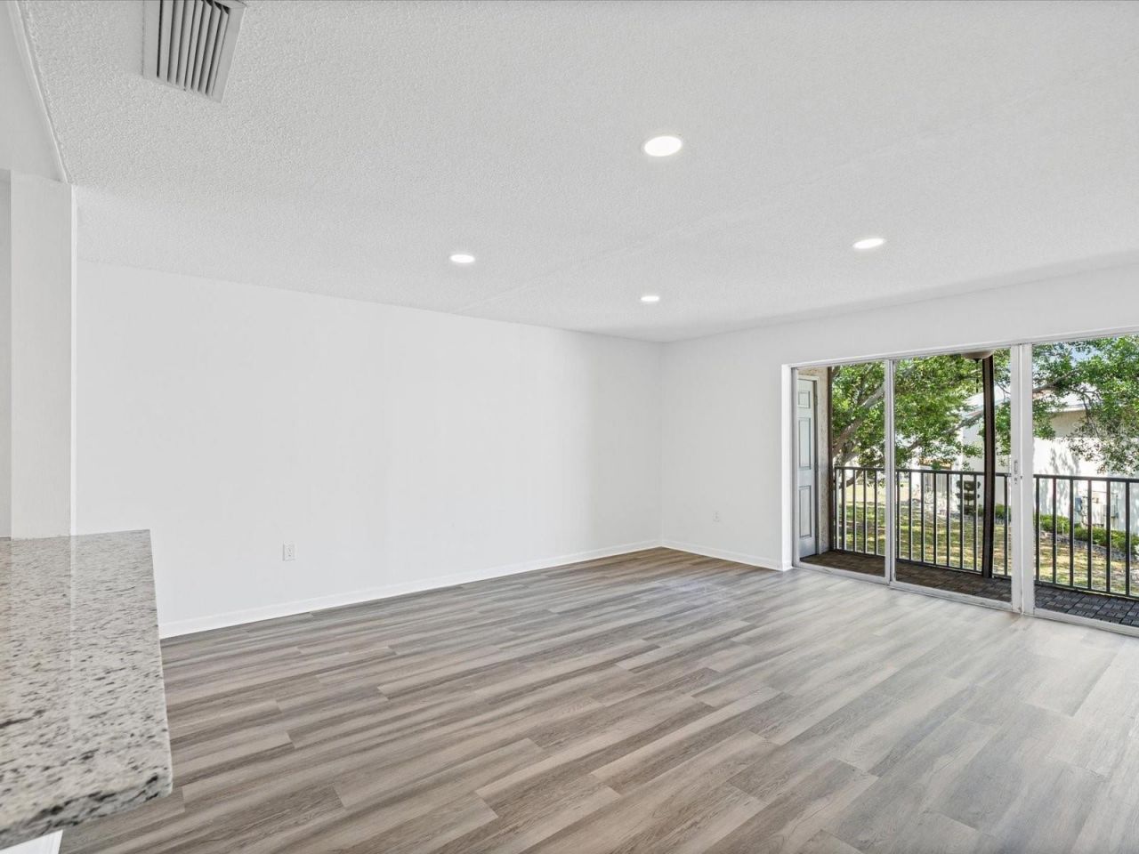 9940 7th Way N, Unit 204, Saint Petersburg, FL 33702 Photo