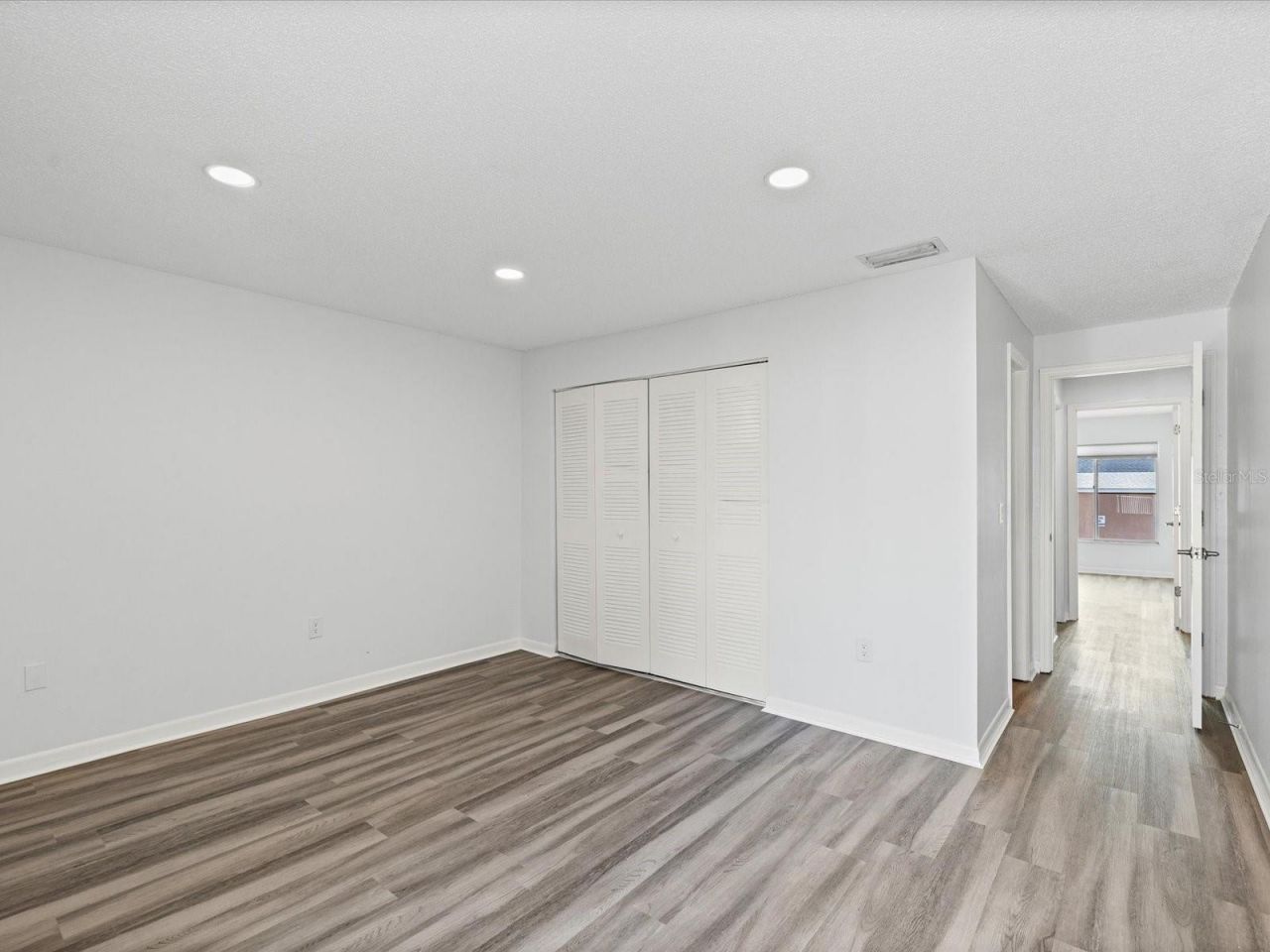 9940 7th Way N, Unit 204, Saint Petersburg, FL 33702 Photo