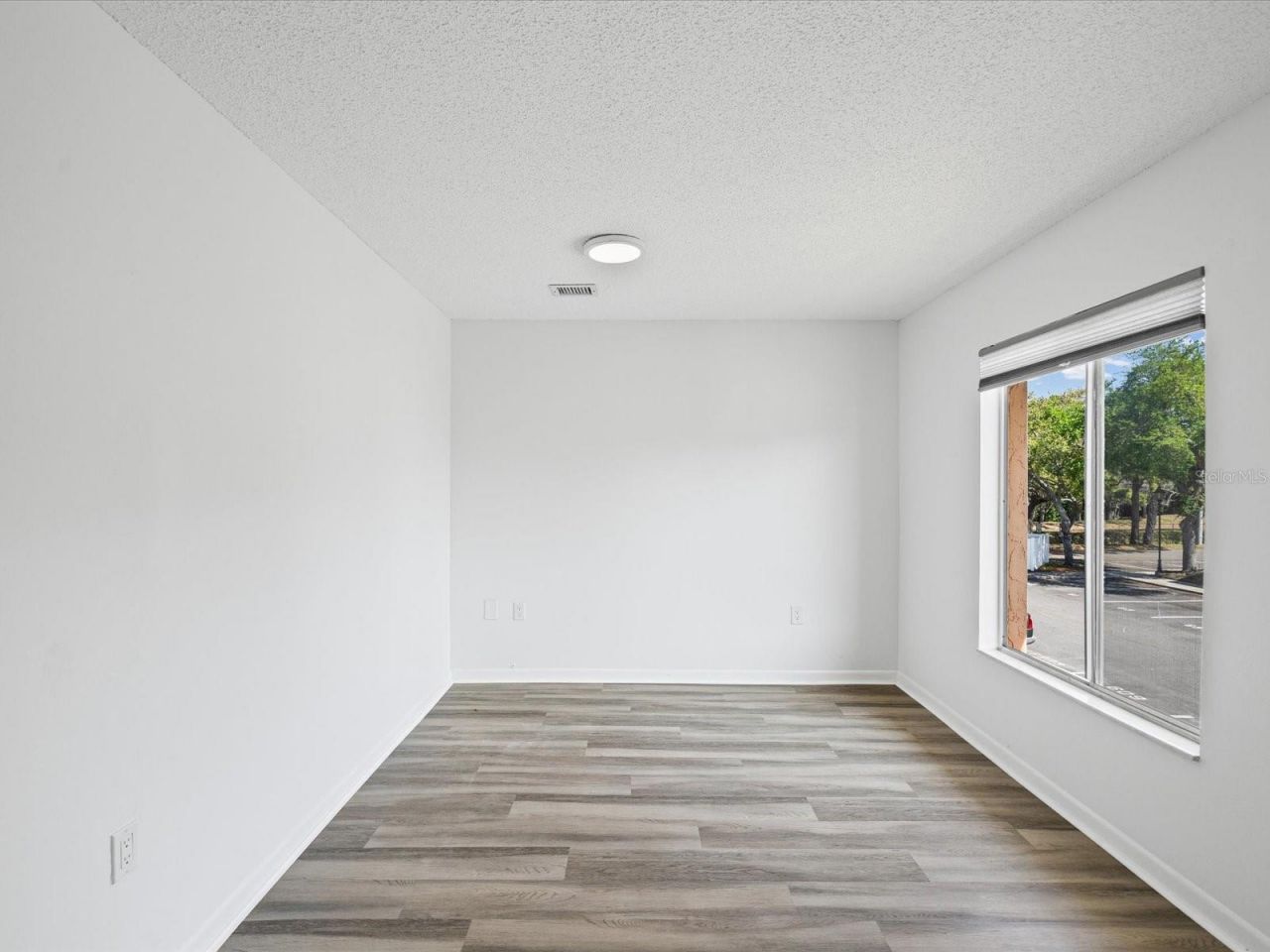 9940 7th Way N, Unit 204, Saint Petersburg, FL 33702 Photo