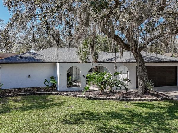 7608 LAUREL OAK COURT , PORT RICHEY, FL 34668