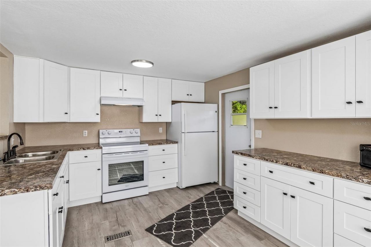 823 Elkan Drive, Tarpon Springs, FL 34689 Photo