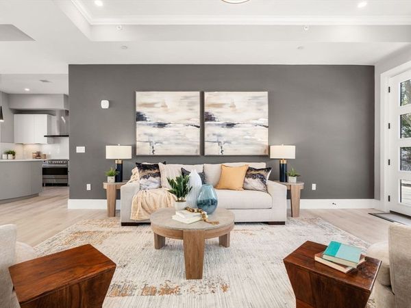 24 Wilson Cir, Unit 24, Newton, MA 02461