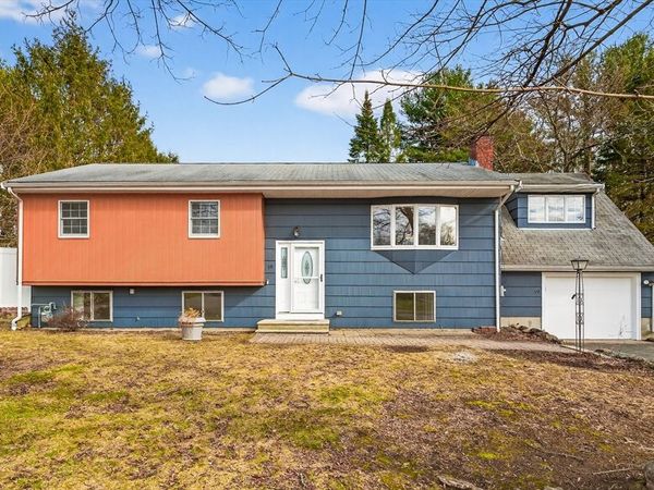 19 Sahlin Cir, Franklin, MA 02038