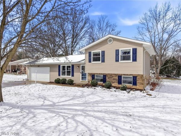 3212 Longwood Drive, Norton, OH 44203