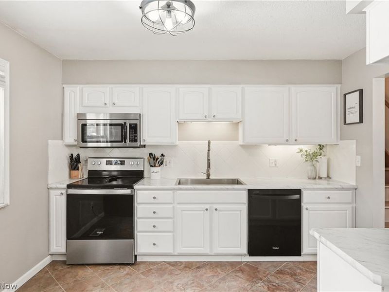 3212 Longwood Drive, Norton, OH 44203 Photo 6