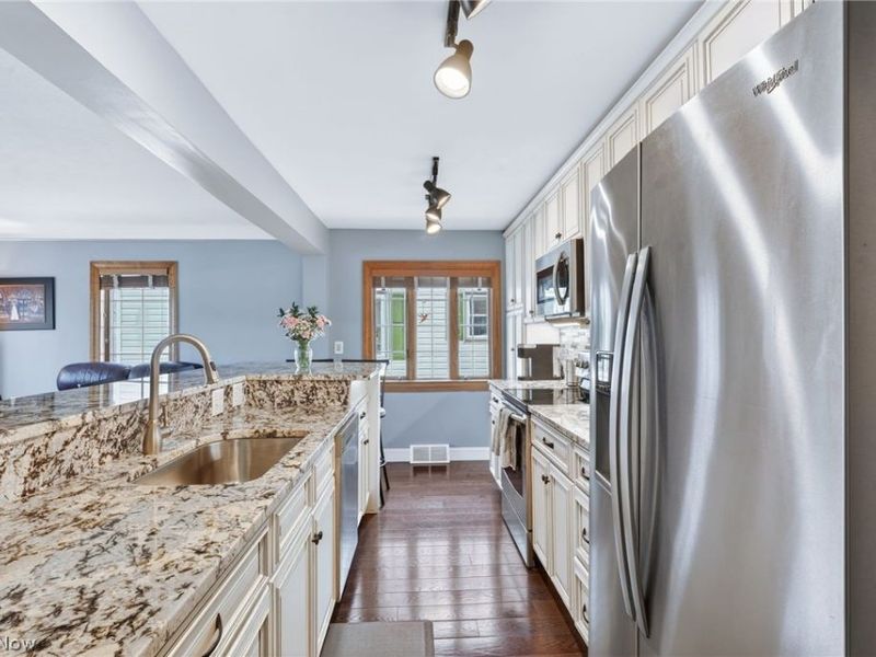 24024 E Oakland Road, Bay Village, OH 44140 Photo 13